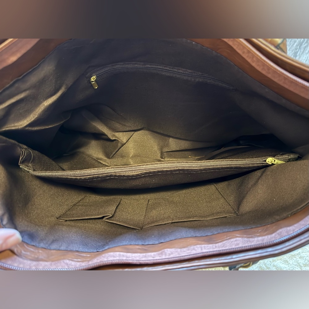 Elegant Brown Braided-Handle Leather Tote - Picture 5 of 8